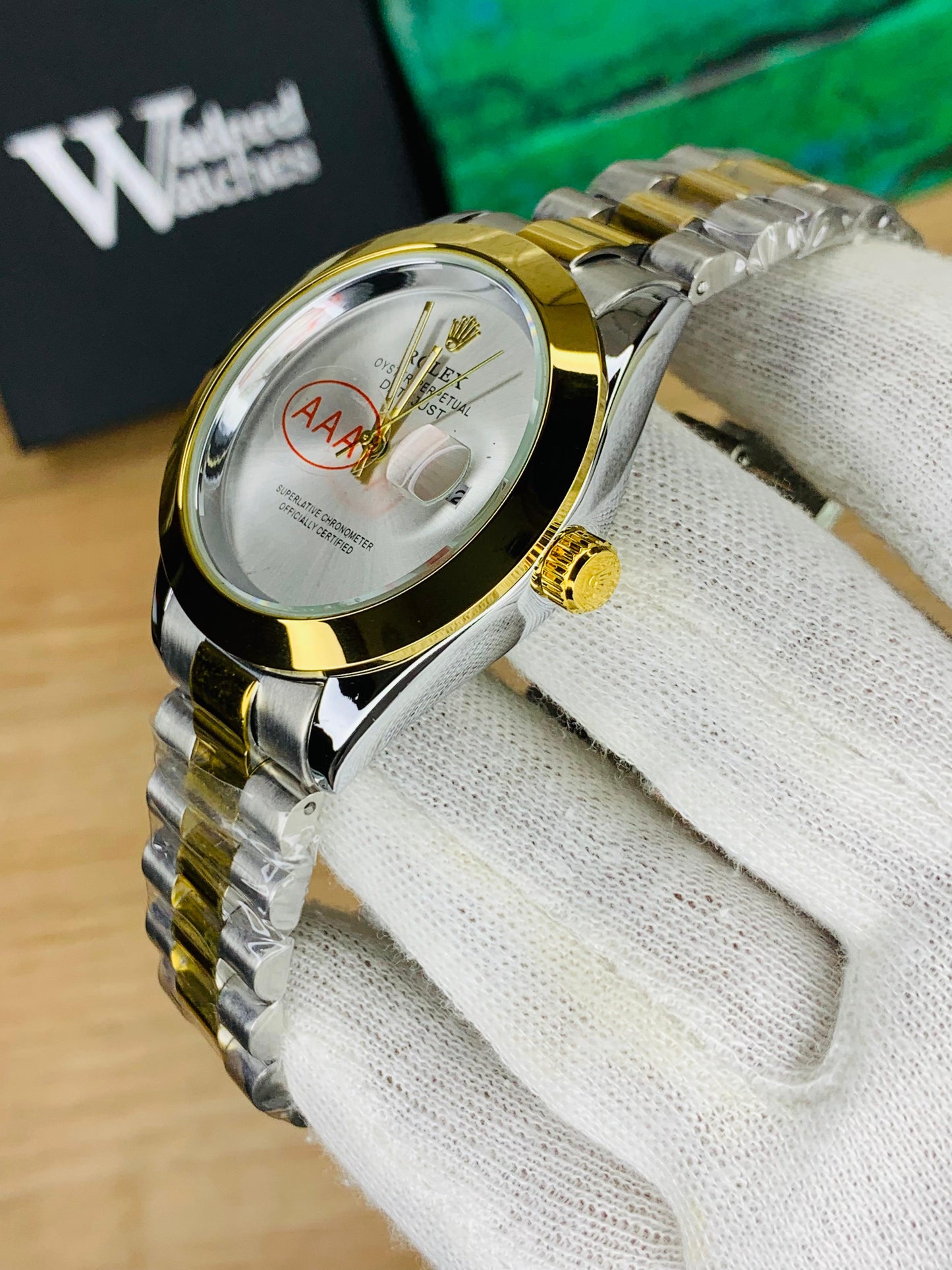 Premium Date Just Model (White)