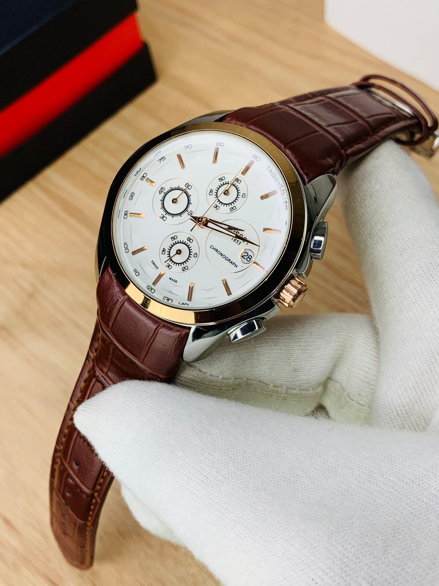 Luxury Chronograph Working Watch (Gold Brown)