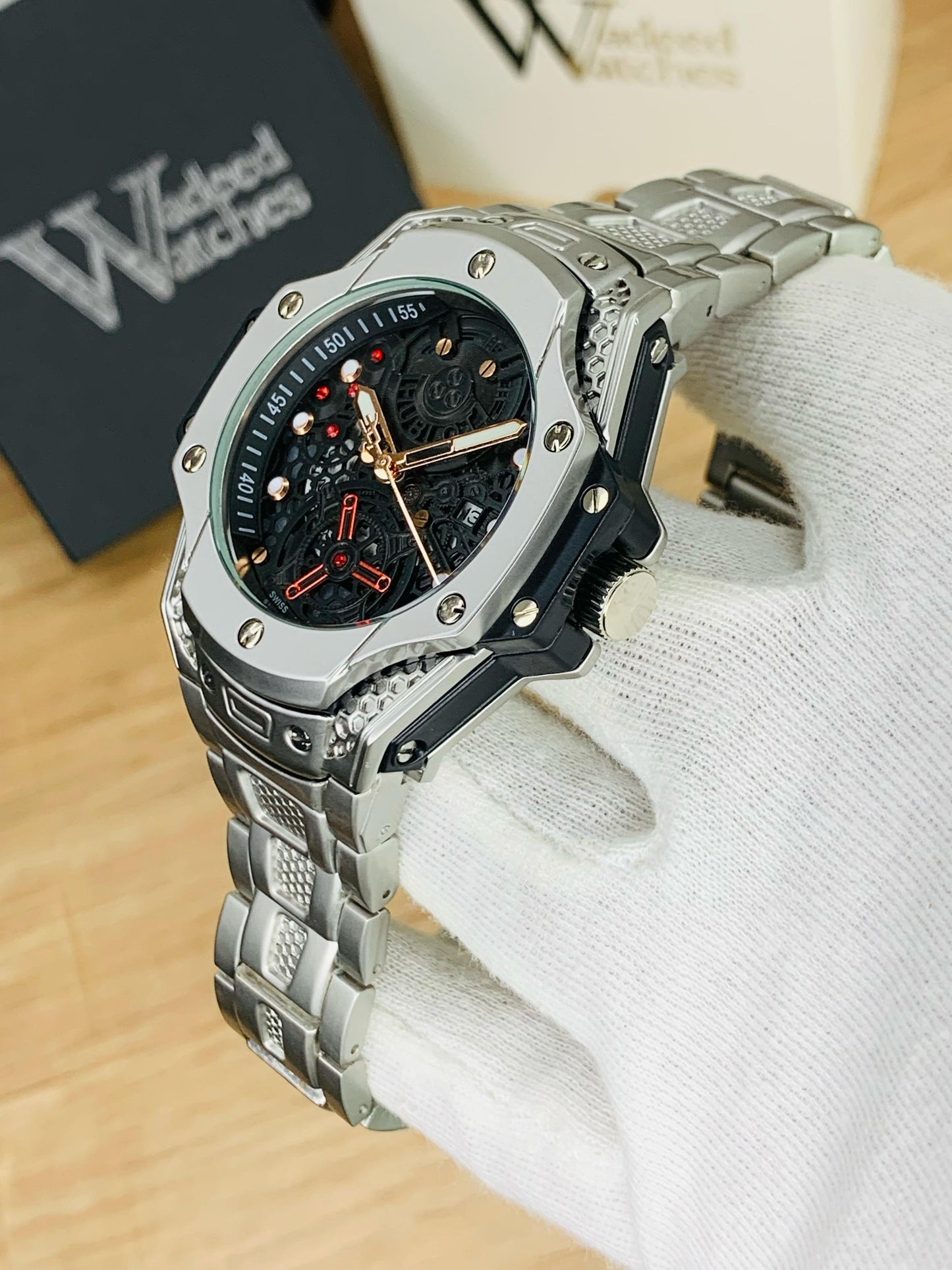 HB Monochrome Elite Model With Date (Silver)