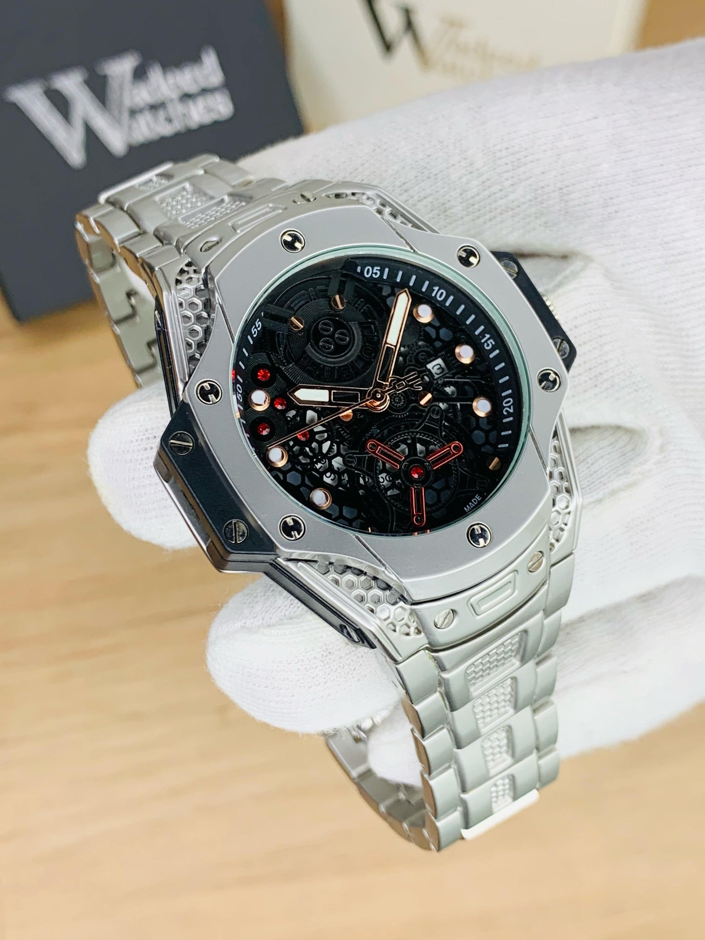 HB Monochrome Elite Model With Date (Silver)